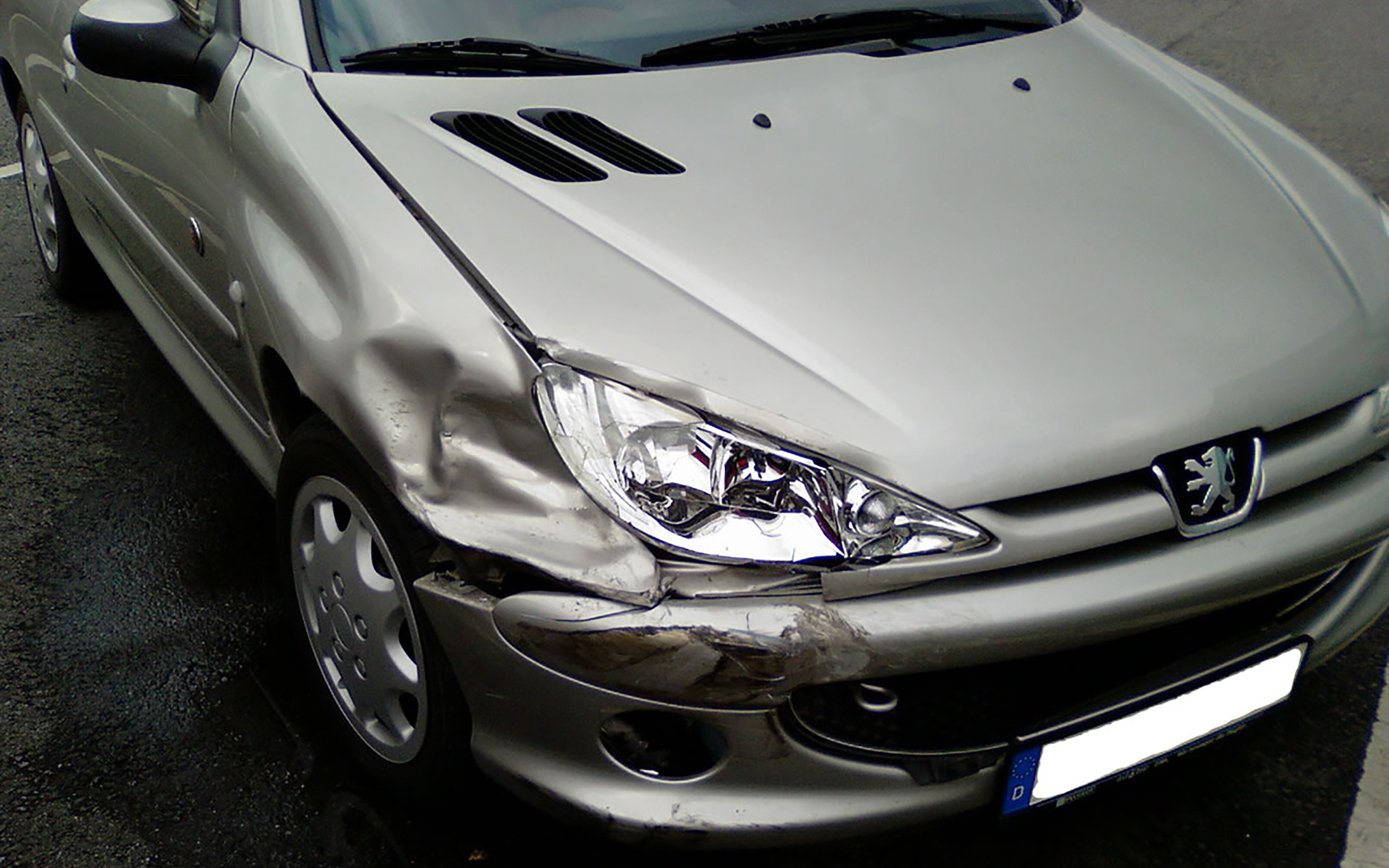 Unfallschaden Peugeot 206cc
