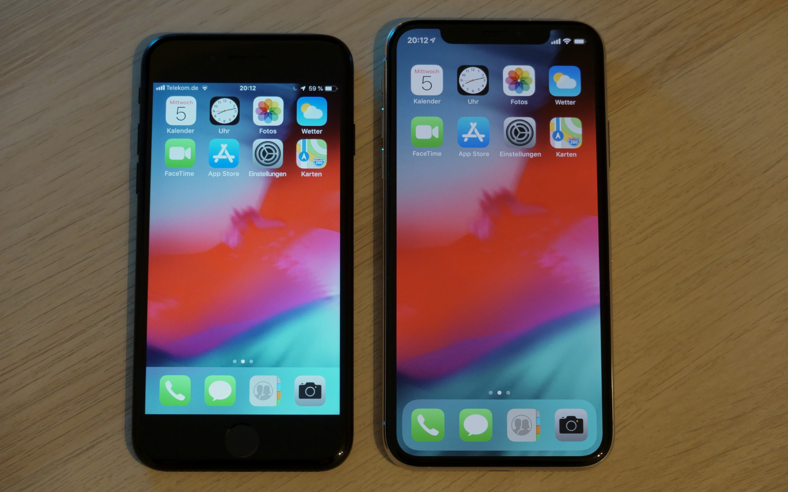 Apple iPhone 7 und iPhone XS im Größenvergleich.