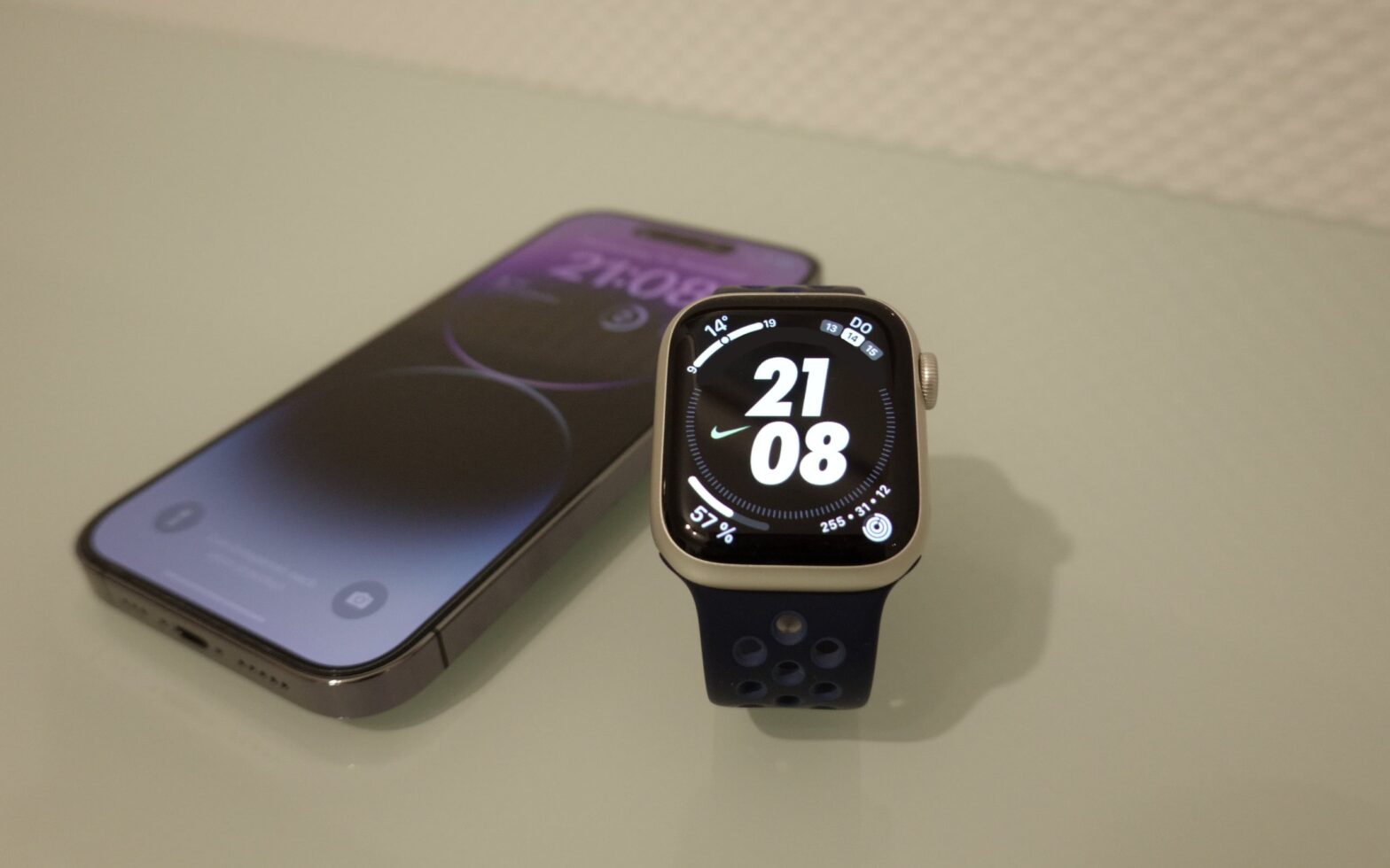 Apple Watch Series 7 Teaser 02