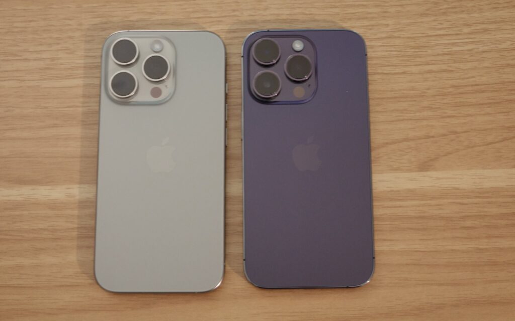 Links: iPhone 16 Pro. Rechts: iPhone 14 Pro.