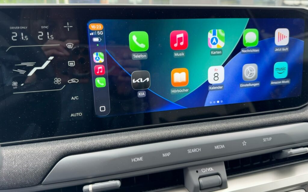Apple CarPlay