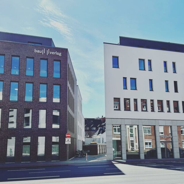 6 Monate Probezeit im neuen Job liegen hinter mir. 🎉 Seit 01.10.2022 arbeite ich als Frontend-Entwicklerin beim Bauverlag in Gütersloh. 🤓 Der Medien-Branche bin ich also treu geblieben und ich freue mich auf spannende Aufgaben. 💯 #Bauverlag #Gütersloh #neuerJob #FrontendEntwicklerin  #frontenddevelopment